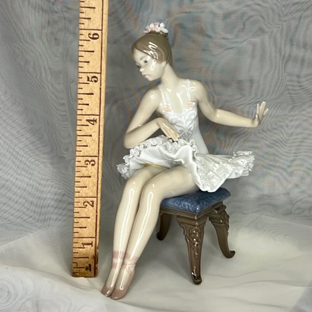 Lladro Porcelain Figurine, Ballet Descanso 05496 - Picture 7 of 12